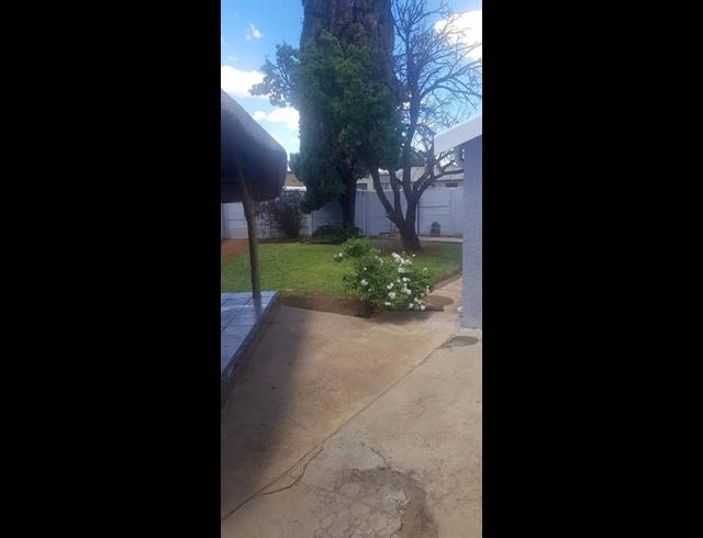 2 BEDROOM PROPERTY TO RENT IN PHIRI